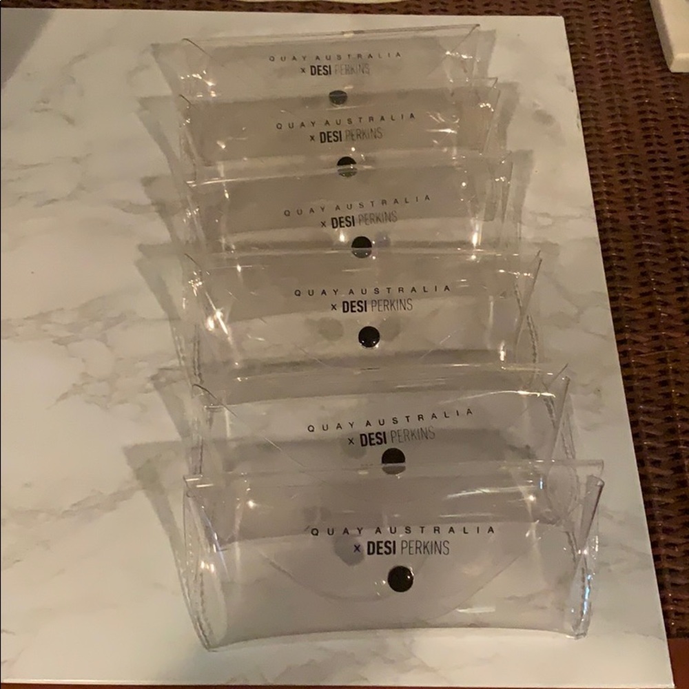 Clear QUAY Sunglasses Case X 6